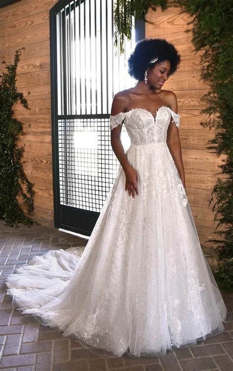 Off Shoulder Sweetheart Wedding Dress: Captivating Styles for Your Big Day