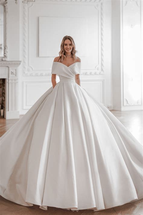 Satin Wedding Gowns: Ultimate Elegance Guide