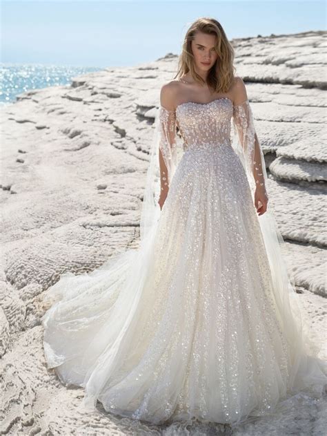 Sparkly Fitted Wedding Dress Trends to Steal This Season