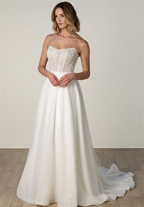 Stella York 8009: Must-See Wedding Design