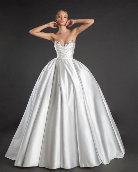 Ultimate Sweetheart Ball Gown Wedding Dress Guide