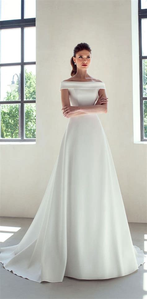 Discover Very Simple Wedding Gowns: Elegant Choices for Every Bride