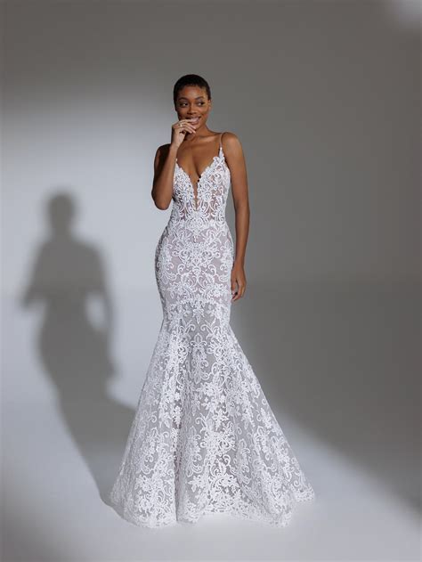 Ultimate Guide to Stunning Wedding Dresses with Plunging Necklines